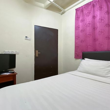 Spot On 89673 Good Friend Hotel George Town Eksteriør bilde