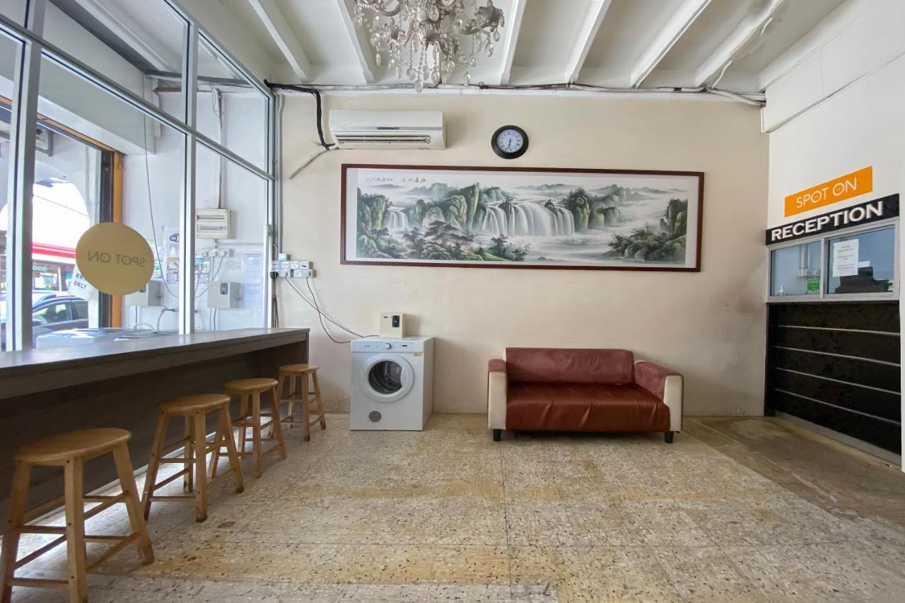 Spot On 89673 Good Friend Hotel George Town Eksteriør bilde
