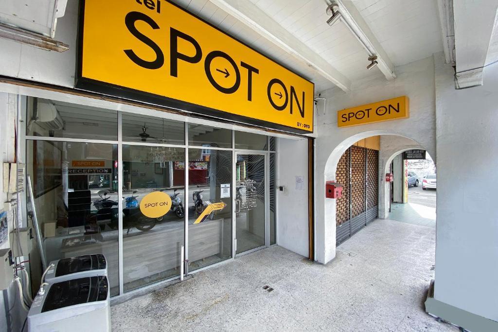 Spot On 89673 Good Friend Hotel George Town Eksteriør bilde